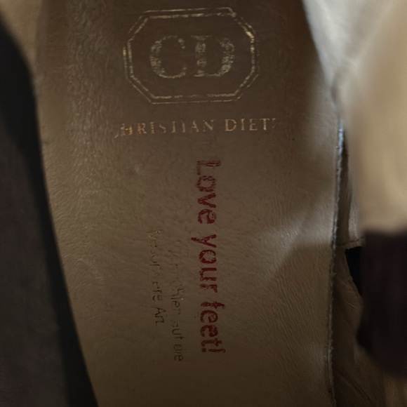 Christian Dietz burgundy suede booties with elastic and zipper - Picture 5 of 5